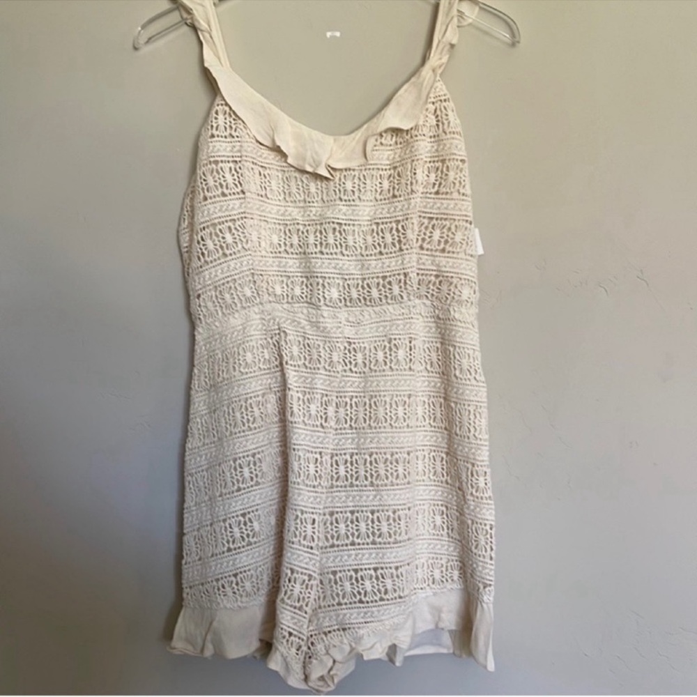 ASTR the Label Romantic Coastal Cream Biege Ruffle trim Lace Crochet Romper s L - Picture 7 of 10